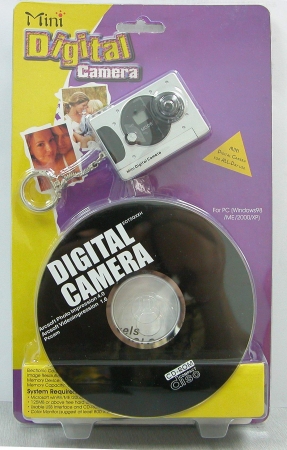 8MB SDRAM Mini Digital Camera 