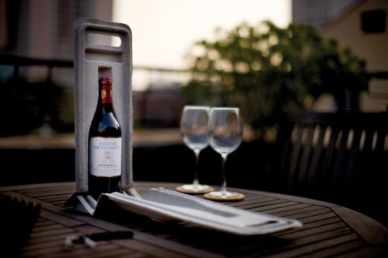 Eco wine holder