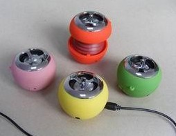Multicolor Egg keychain Mini Speaker 