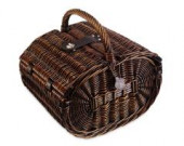 Picnic Basket with Ceramic Materials 